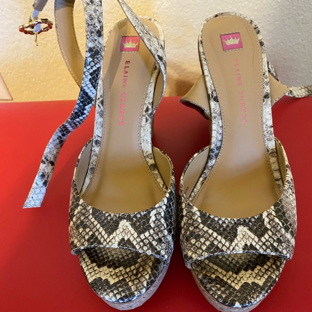 ELAINE TURNER leopard platform sandals